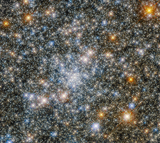 Hubble spies a scintillating globular cluster