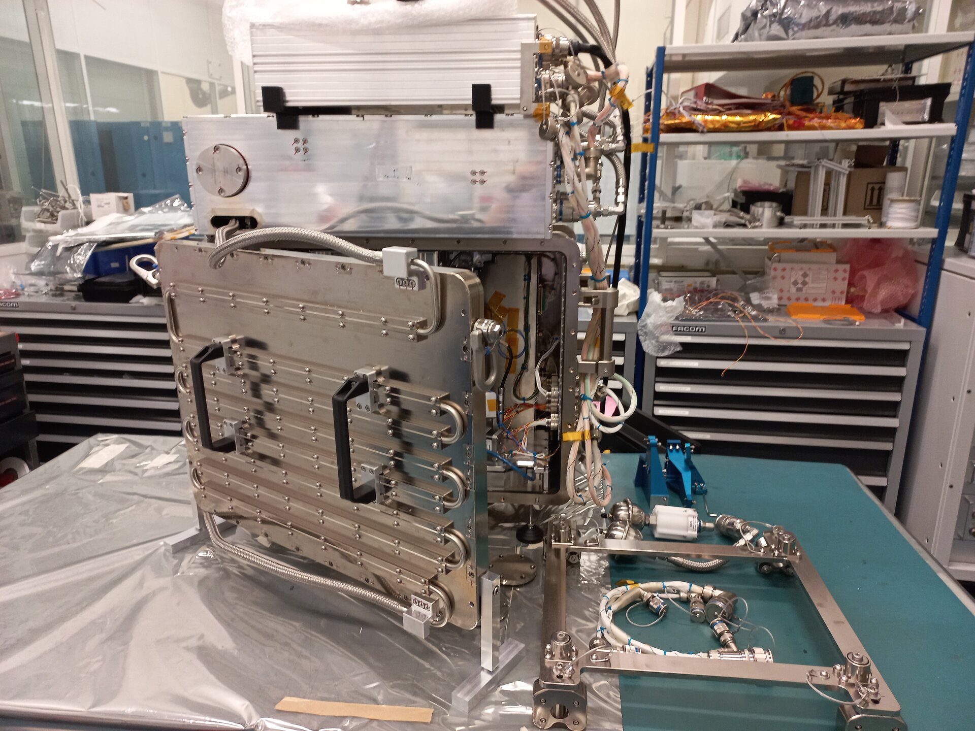 Metal 3D printer for the International Space Station