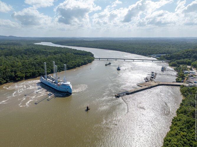 Ariane 6 arrives by boat